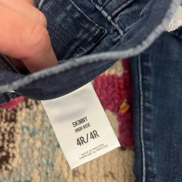 Express Skinny High Rise Size 4R - Picture 4 of 5